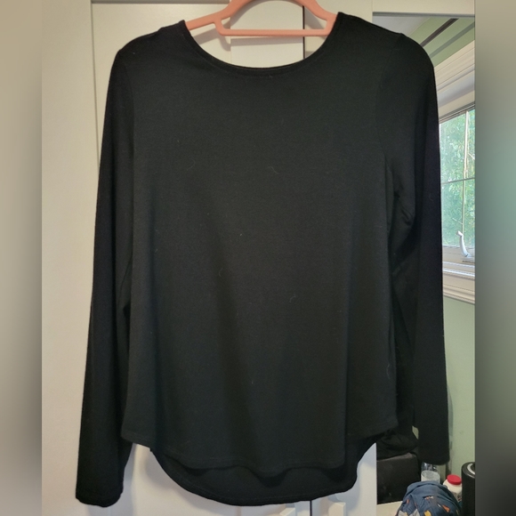 Long sleeve black top - Picture 2 of 5